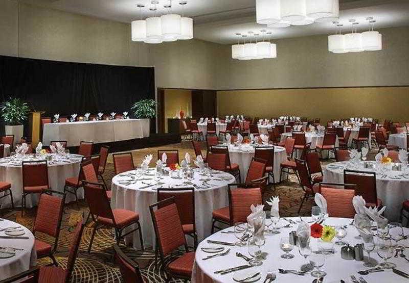 Hotel Courtyard By Marriott Calgary Airport Exterior foto
