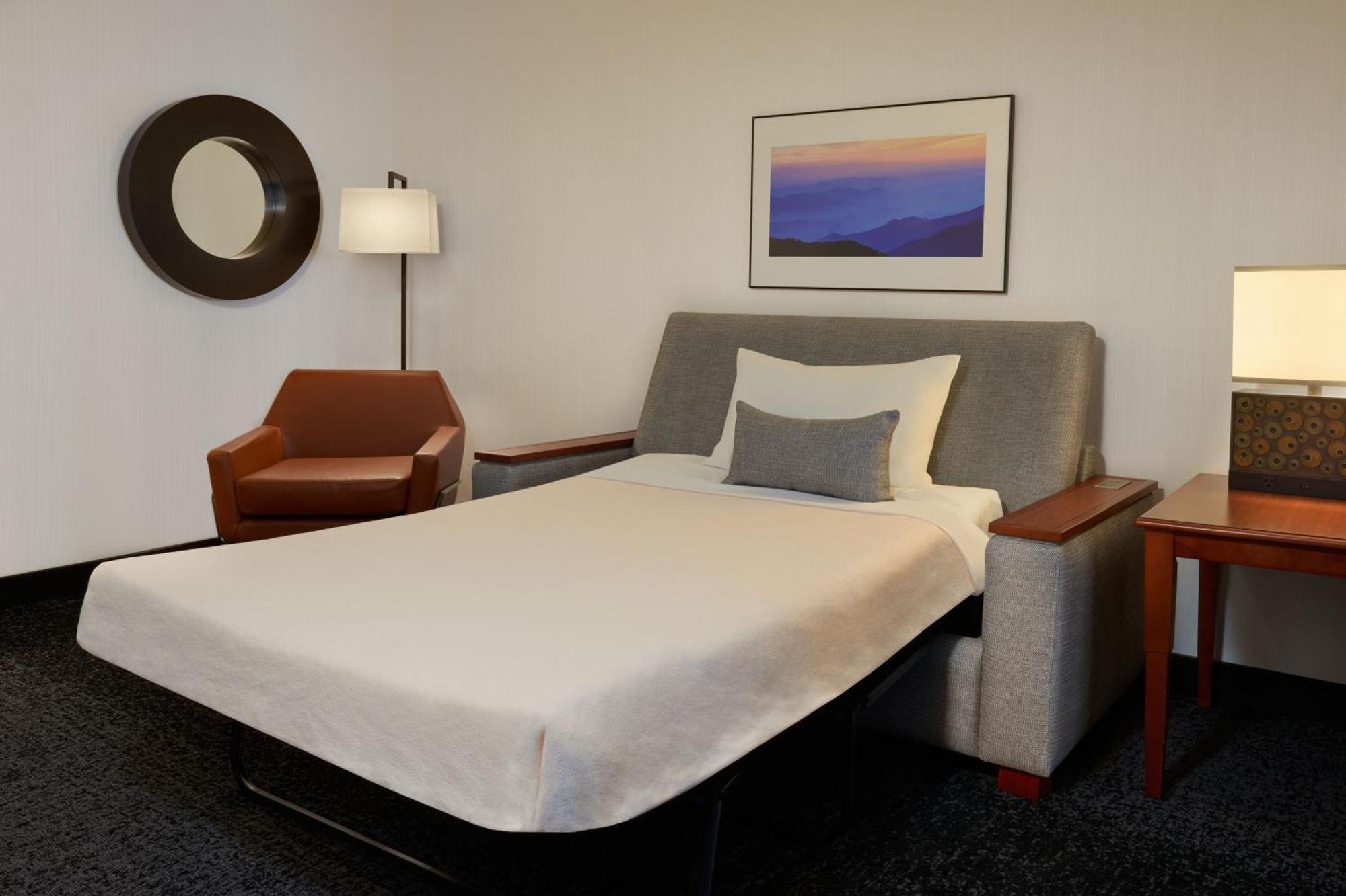 Hotel Courtyard By Marriott Calgary Airport Exterior foto