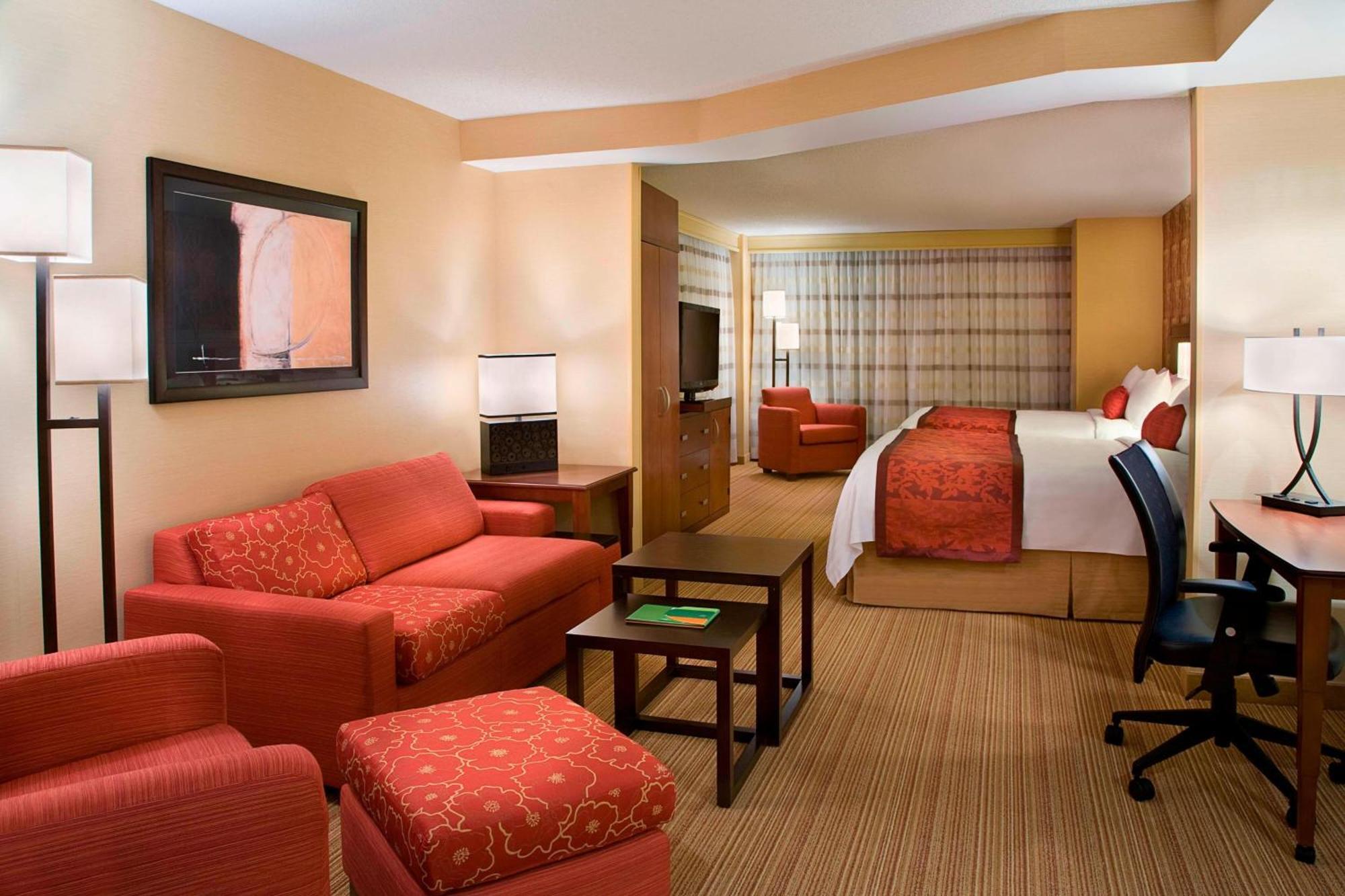 Hotel Courtyard By Marriott Calgary Airport Exterior foto